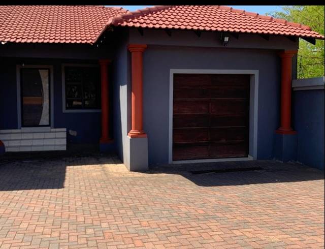 3 bed property to rent in SILVERTON